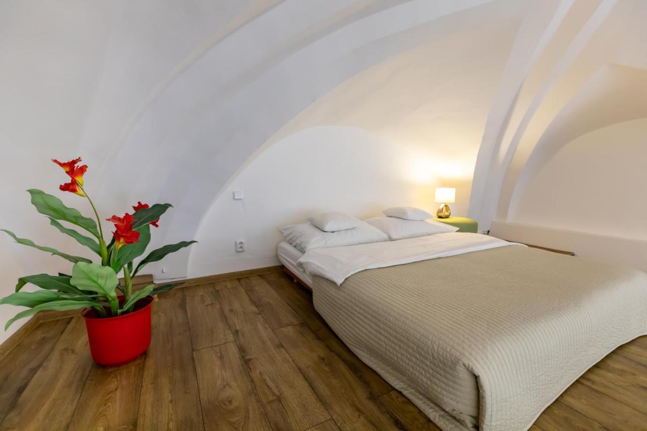 Palac Daun - Studio Apartments Znojmo Eksteriør billede