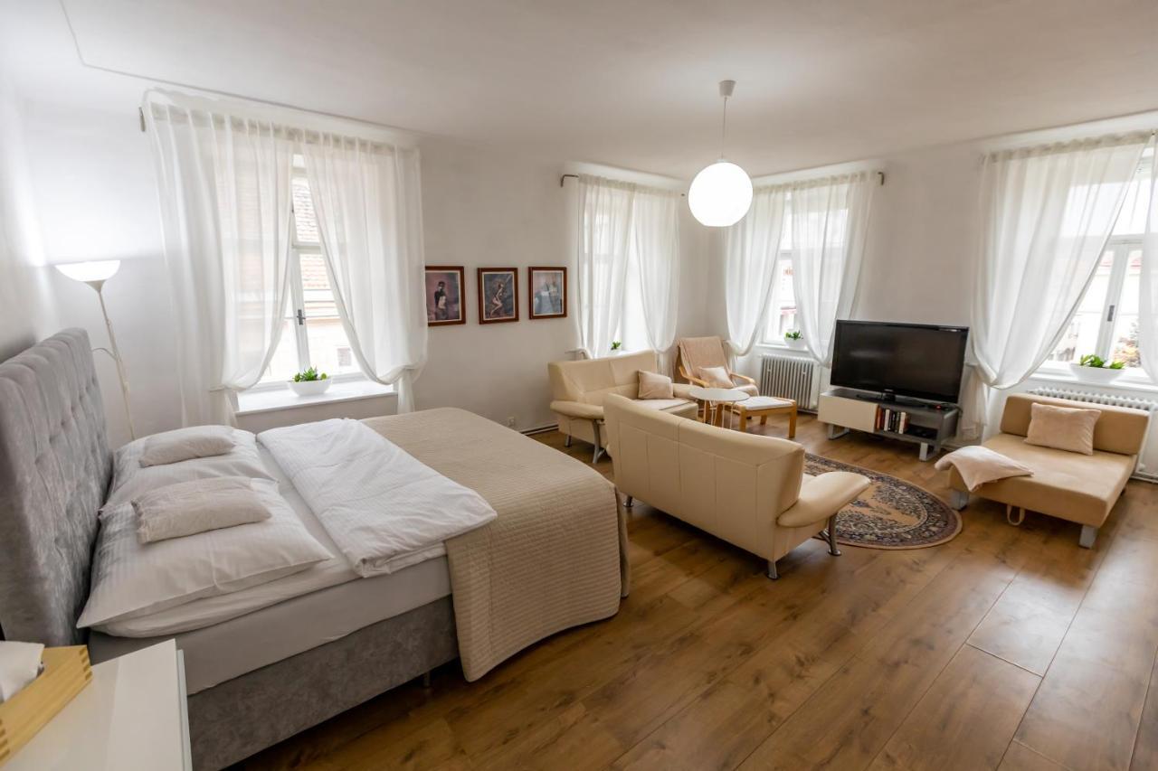 Palac Daun - Studio Apartments Znojmo Eksteriør billede