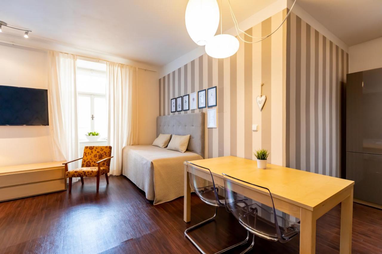 Palac Daun - Studio Apartments Znojmo Eksteriør billede