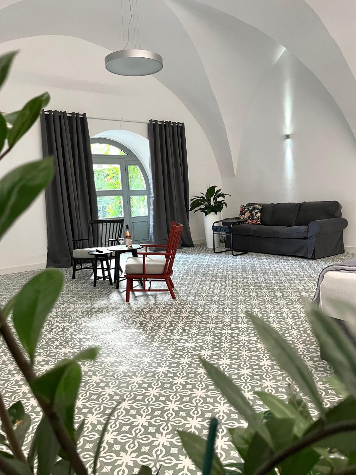 Palac Daun - Studio Apartments Znojmo Eksteriør billede