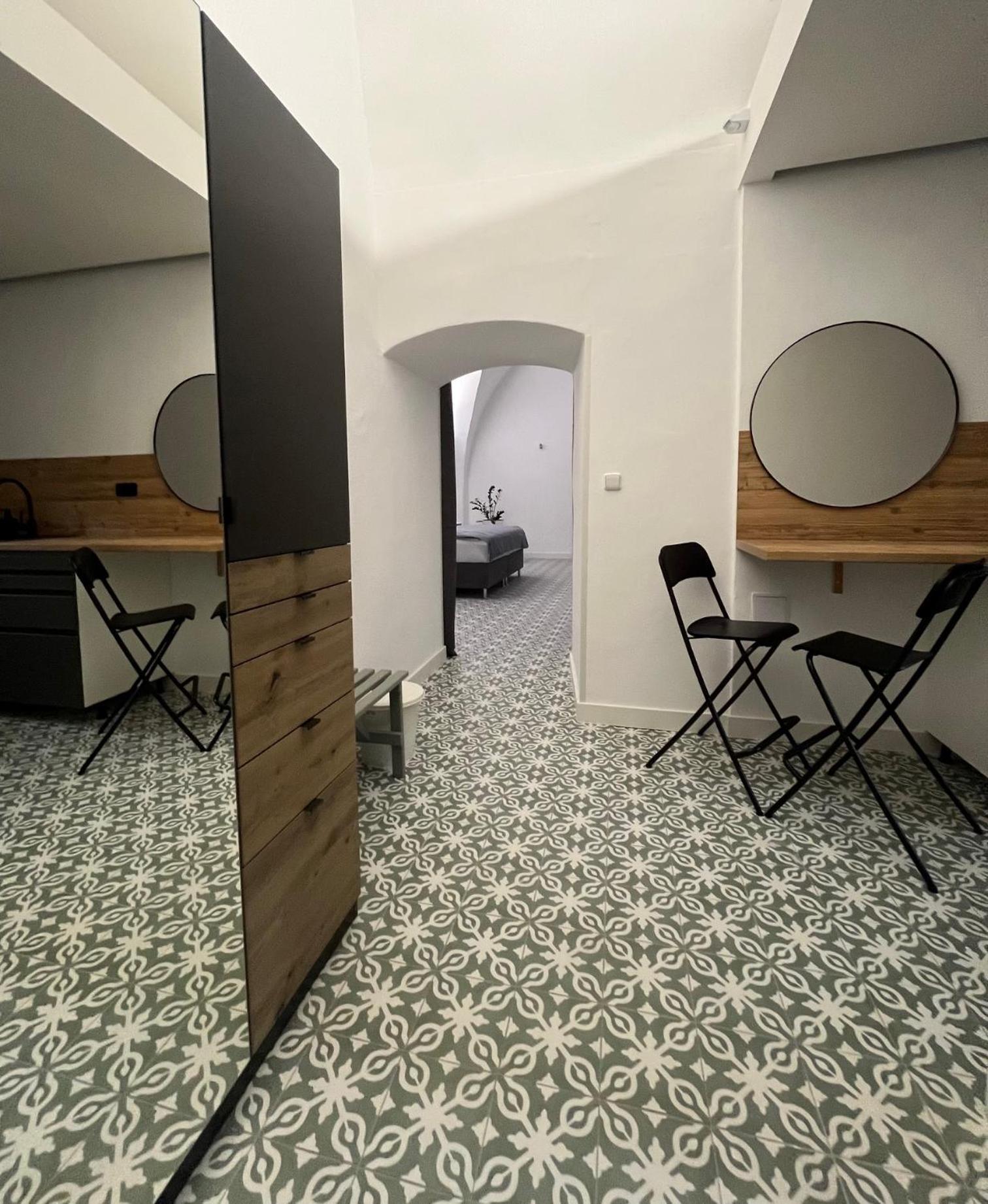 Palac Daun - Studio Apartments Znojmo Eksteriør billede