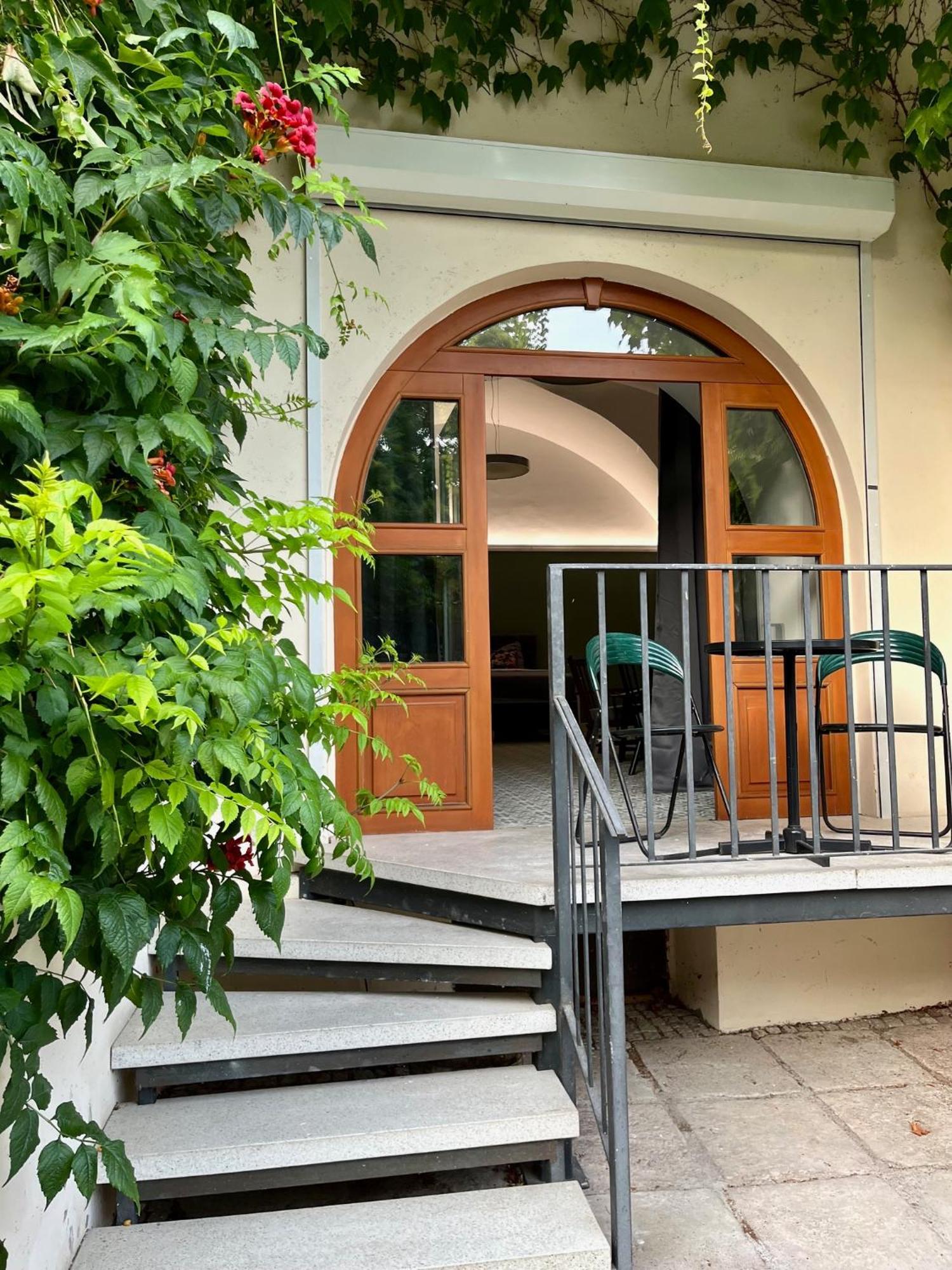 Palac Daun - Studio Apartments Znojmo Eksteriør billede