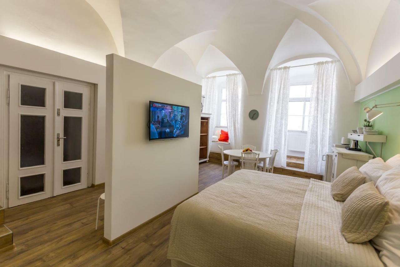 Palac Daun - Studio Apartments Znojmo Eksteriør billede